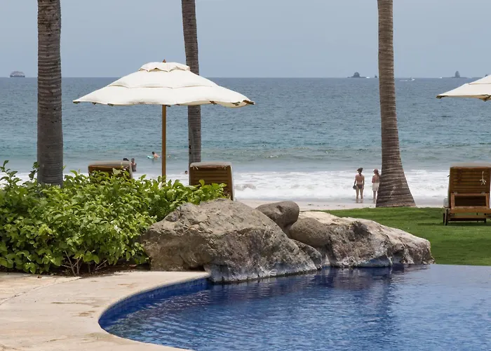 Palms 3- Luxury Beachfront Playa Flamingo